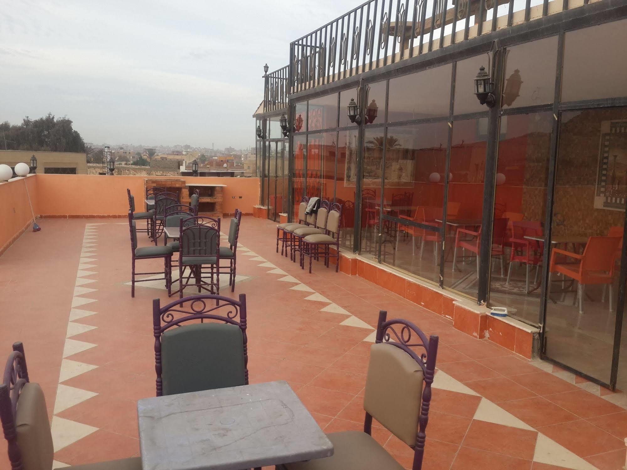 Pyramids Plateau Inn Giza Exterior foto